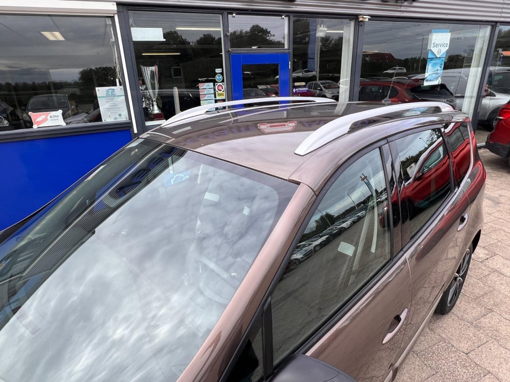 Renault Grand Scenic 1.2 tce bose 7pers. navi, camera, trekhaak enz..
