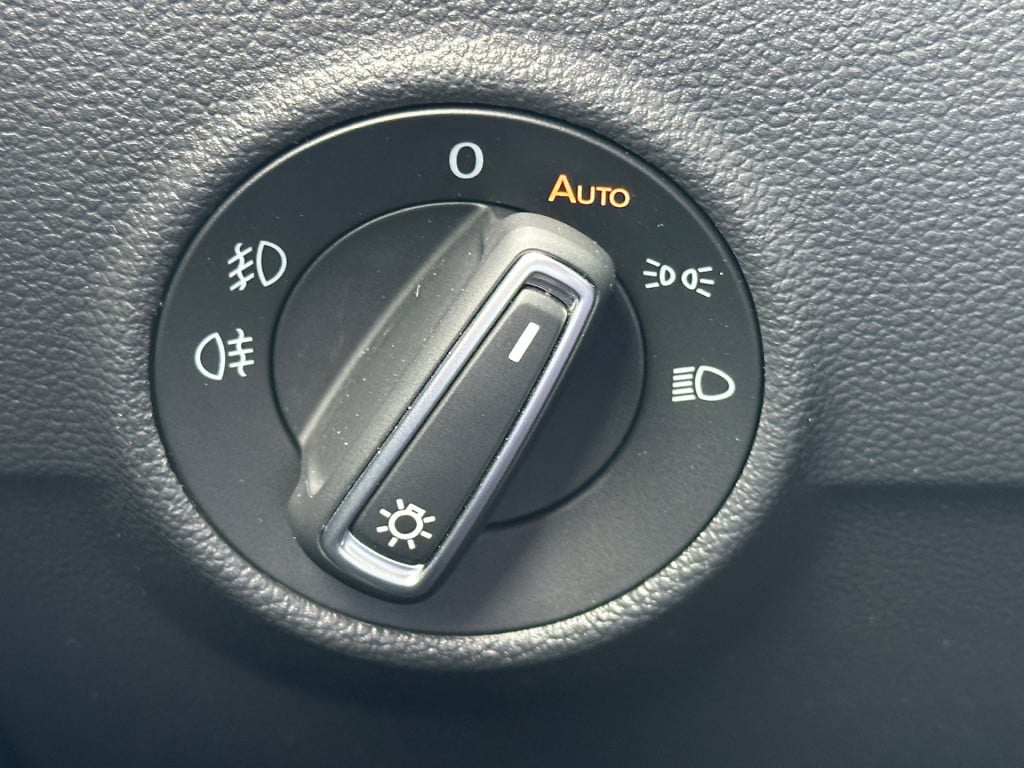 Volkswagen T-roc 1.5 tsi 150pk sport | trekhaak | carplay | led | dode hoek