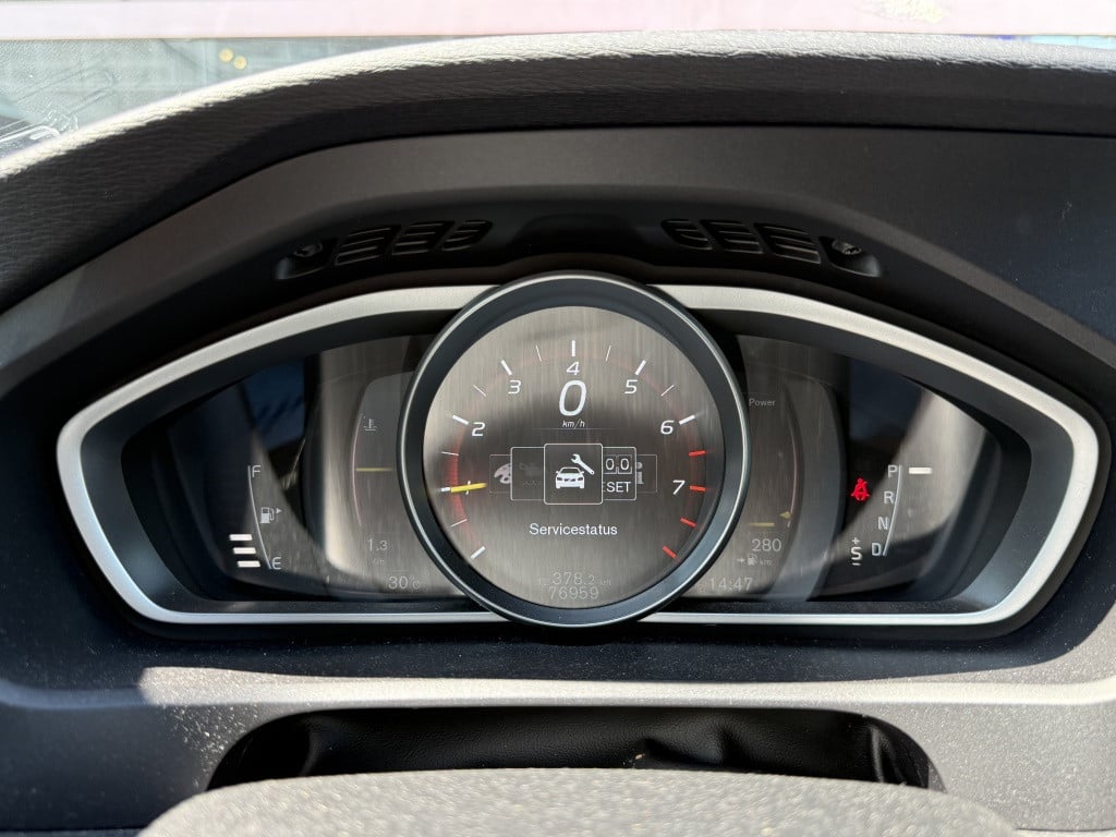Volvo V40 t3 153pk aut6 polar+ sport| panodak| camera| h&k sound| trekhaak