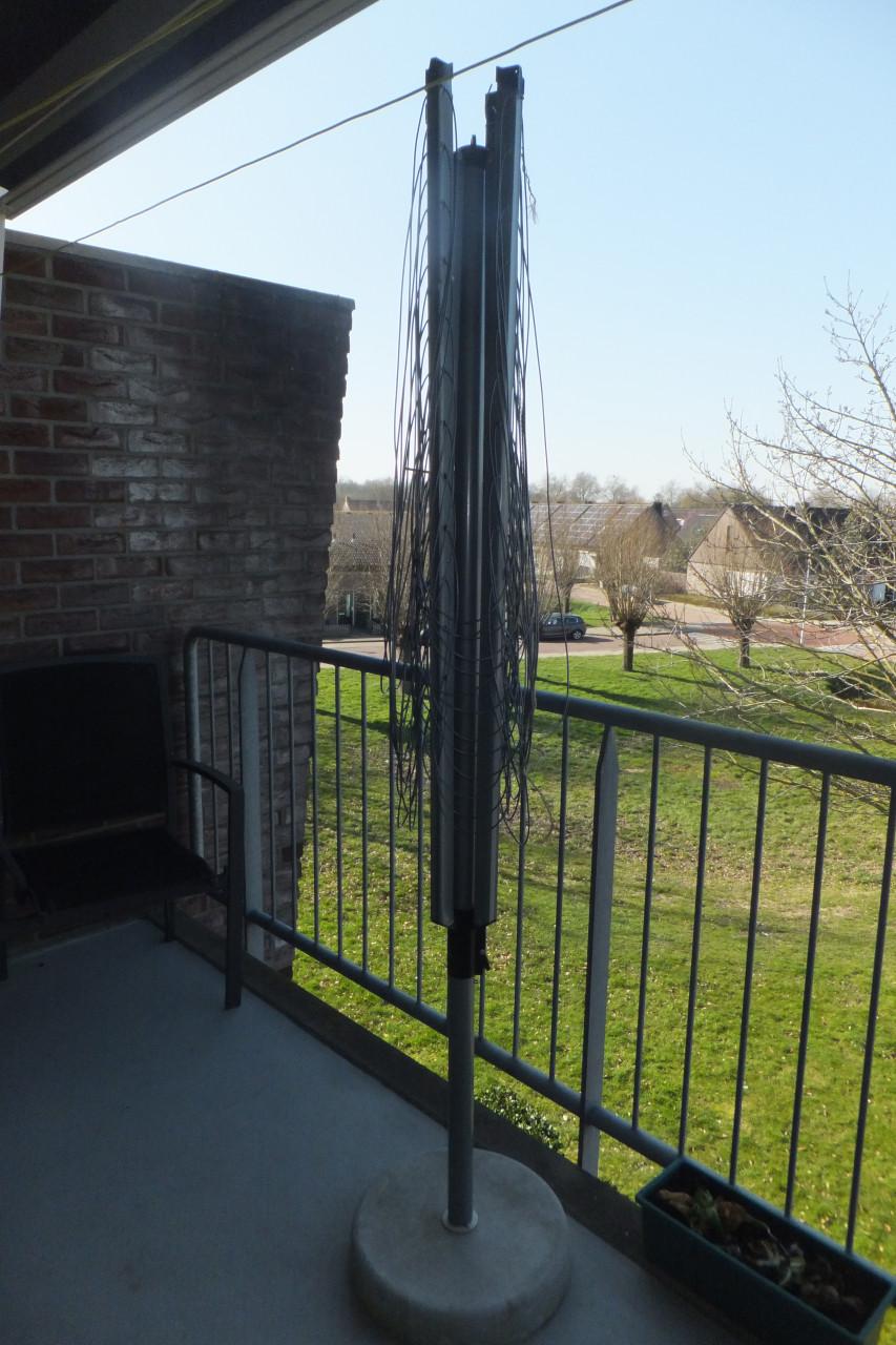 Droogmolen en  stenen voet