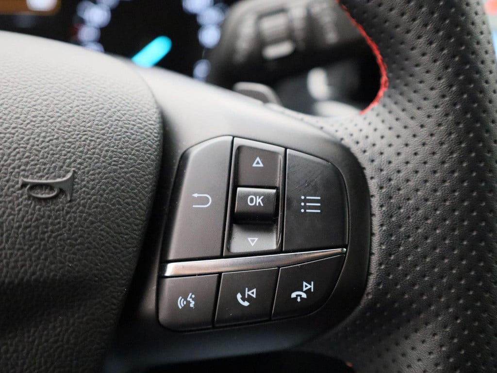 Ford Focus 1.0 ecoboost hybrid st-line
