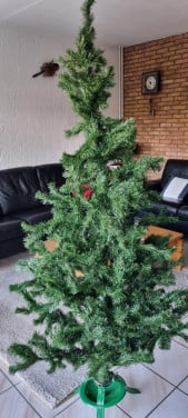 KUNST KERSTBOOMPJE en KERST GUIRLANDE (incl. lampjes)