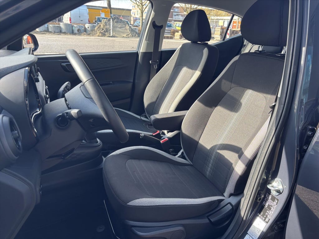 Hyundai I 10 1.0i comfort| apple carplay| dab| cruise control| rijklaar, in