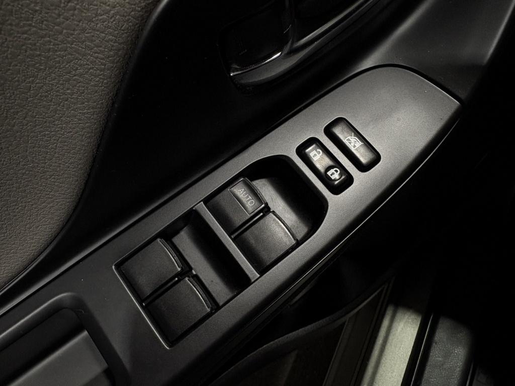 Toyota Yaris 1.5 hybrid dynamic bi-tone | camera | navi |
