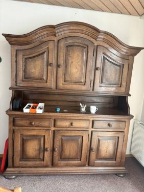 Grote eikenhouten dressoir / buffetkast — klassiek landelijke stijl