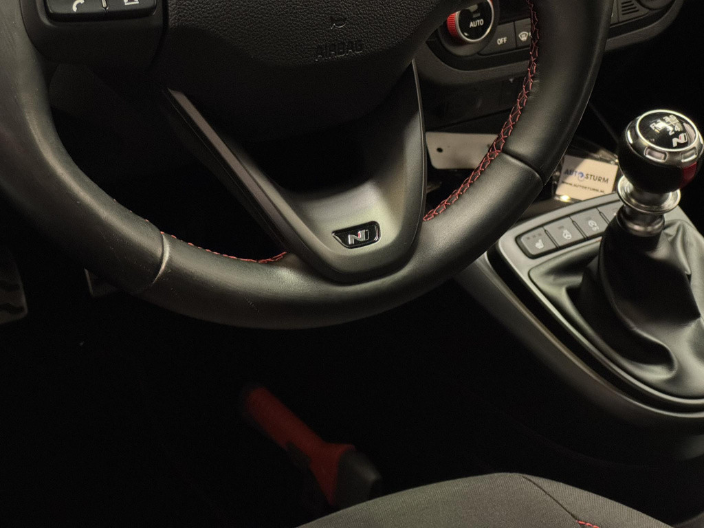 Hyundai I 10 1.0 t-gdi n line 5-zits | navigatie | camera | stuur- + stoelv