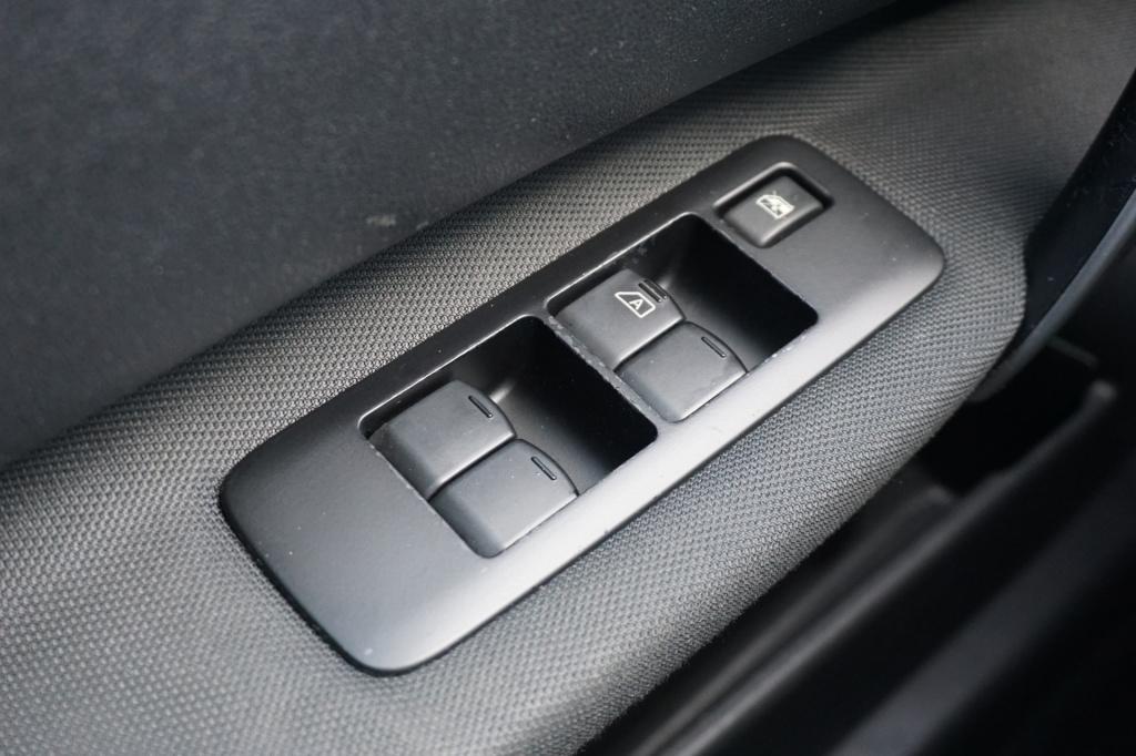 Nissan Qashqai 1.6 connect edition climate / navi / cruise / camera / pano 