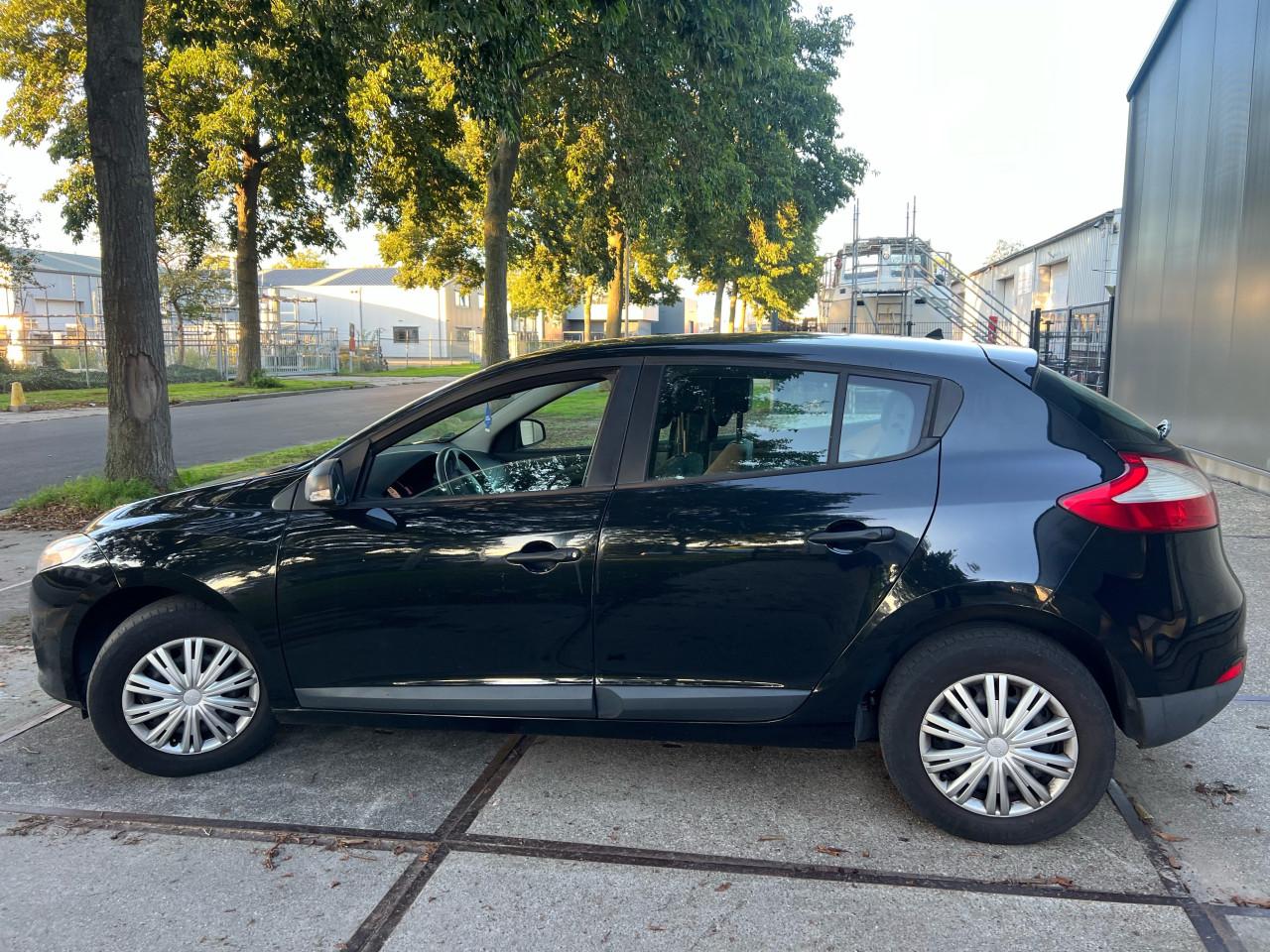 Renault Megane 1.6 Authentique 159.173KM