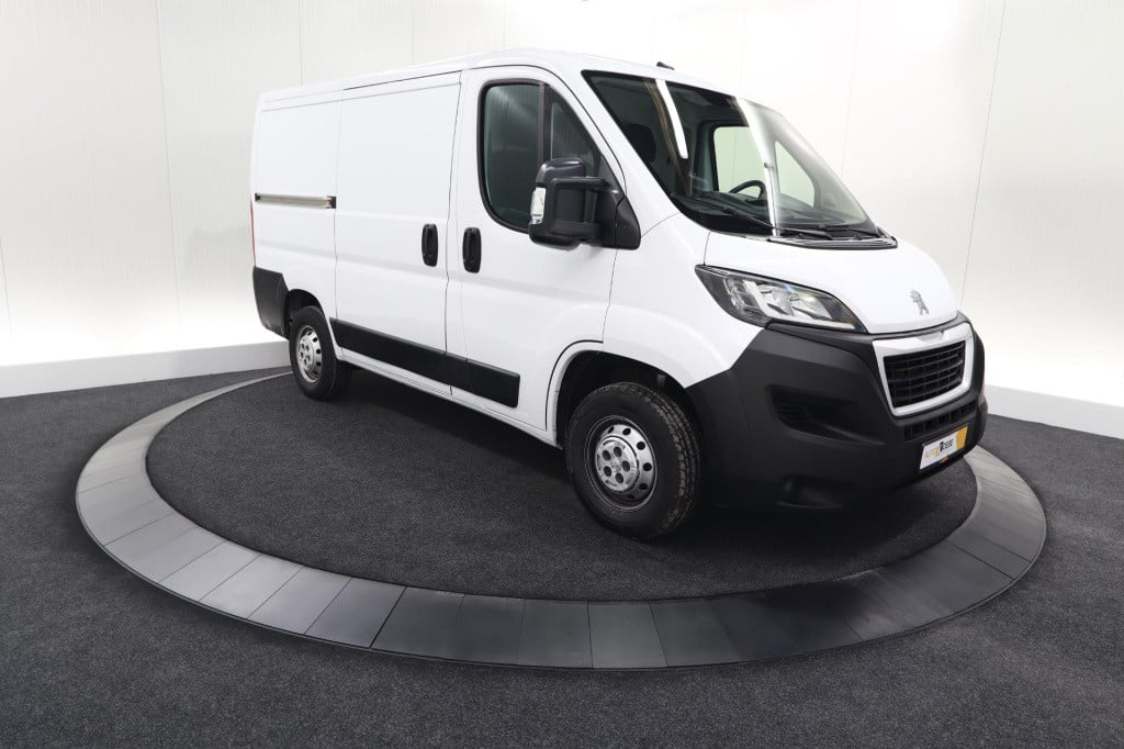 Peugeot Boxer 330 2.2 bluehdi 120 l1h1 premium | trekhaak | camera | betimm