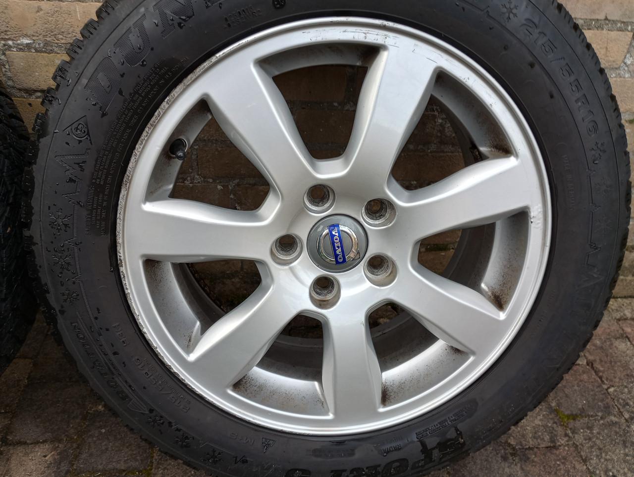 Volvo V60 velgen met Dunlop Winter Sport 5