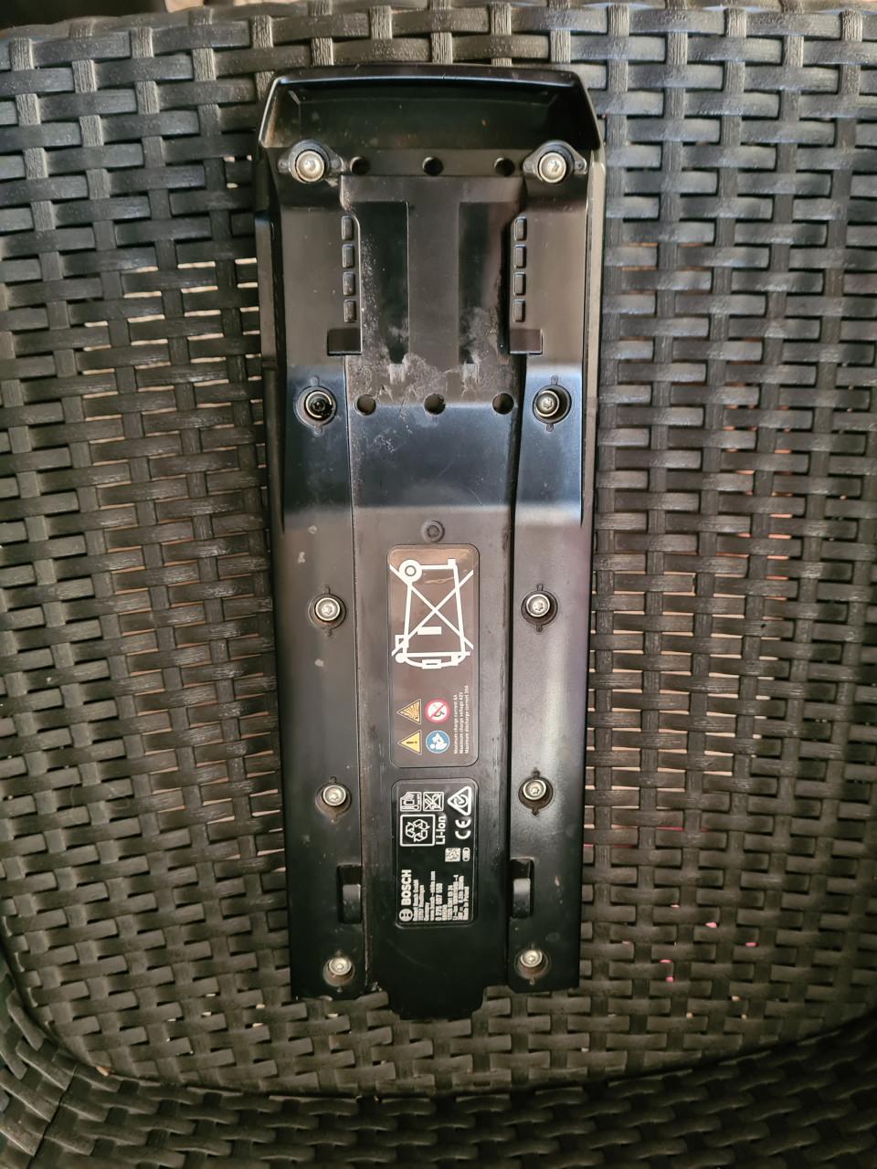 BOSCH 300 POWERPACK accu, voor montage op de bagagedrager.