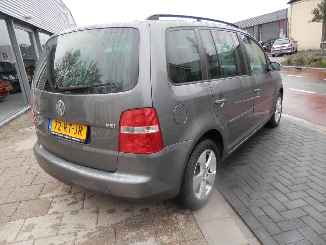 Auto Garant Biedt Aan: Volkswagen Touran 1.6 Business