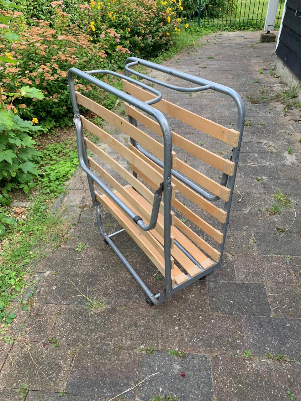 Logeer bed en latten bodems