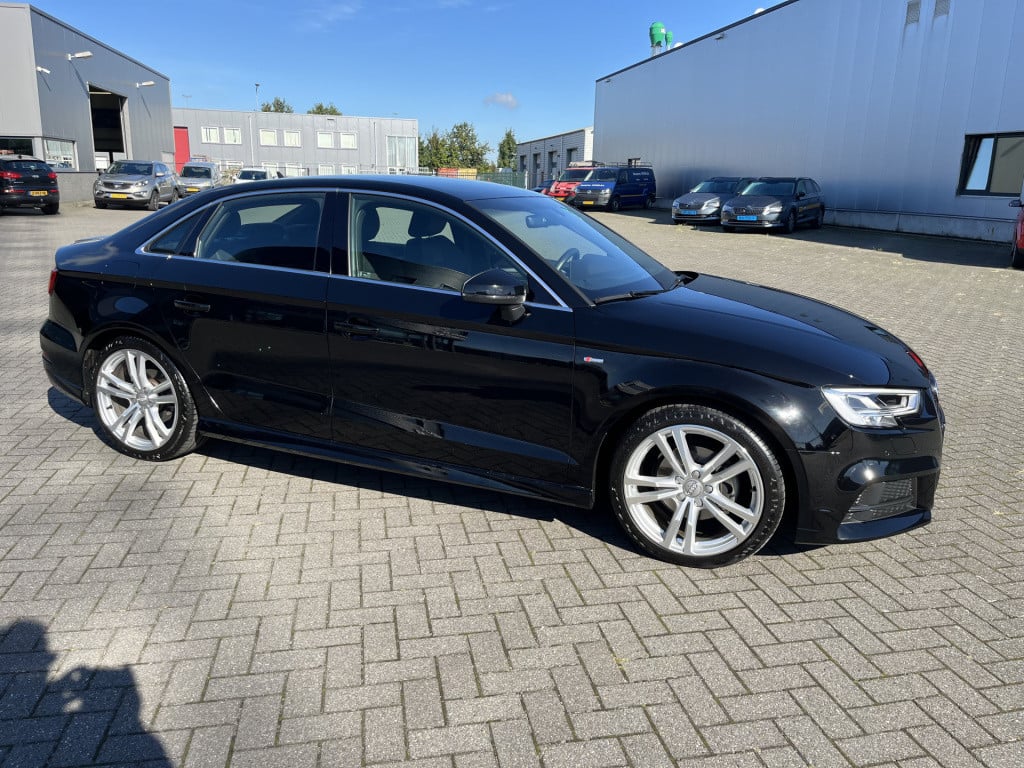 Audi A3 limousine 1.5 tfsi cod sport s line edition nl auto