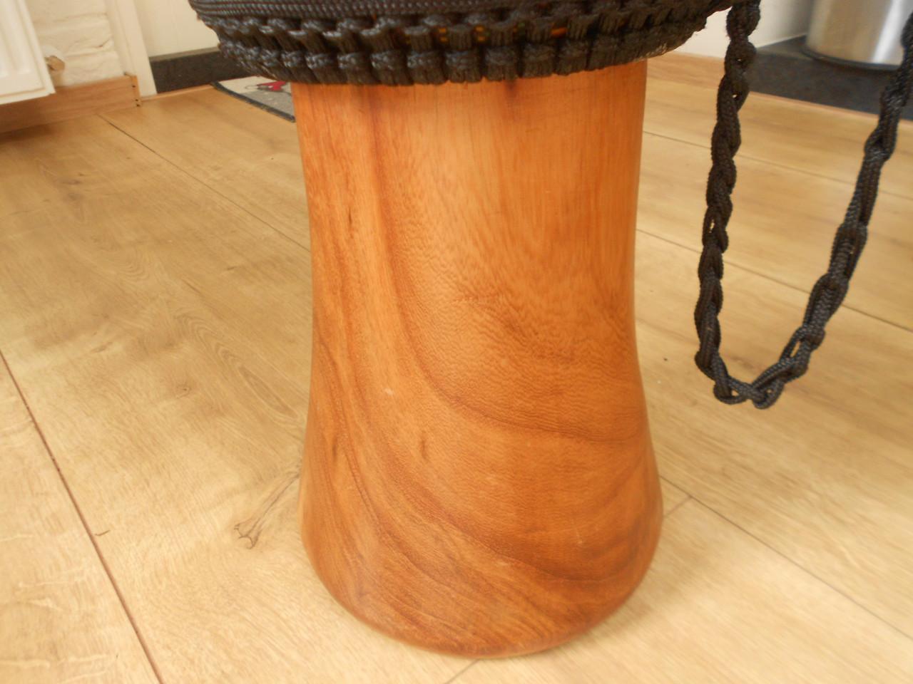 Afrikaanse Djembe met draag tas.
