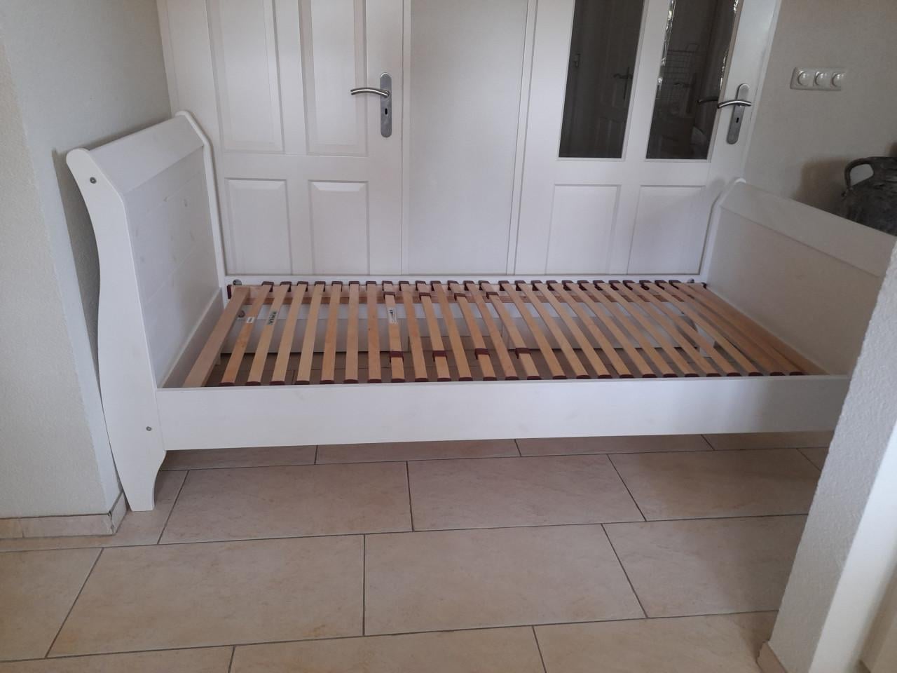 Mooi 1persoons bed (in goede nette staat ) 90 x 200