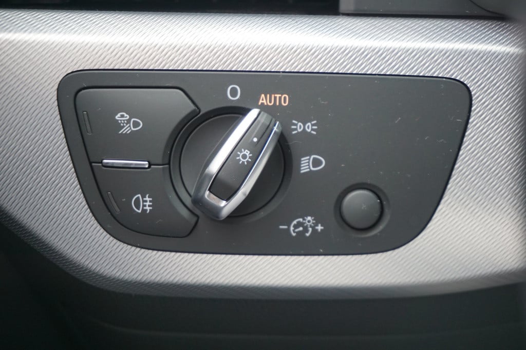 Audi A4 avant 2.0 tdi sport lease edition climate / navi / cruise / parkeer