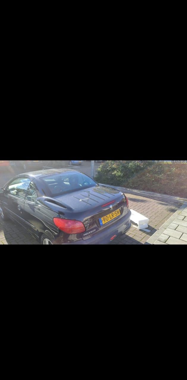 Peugeot 206cc cabrio met Apk tot 04-2027