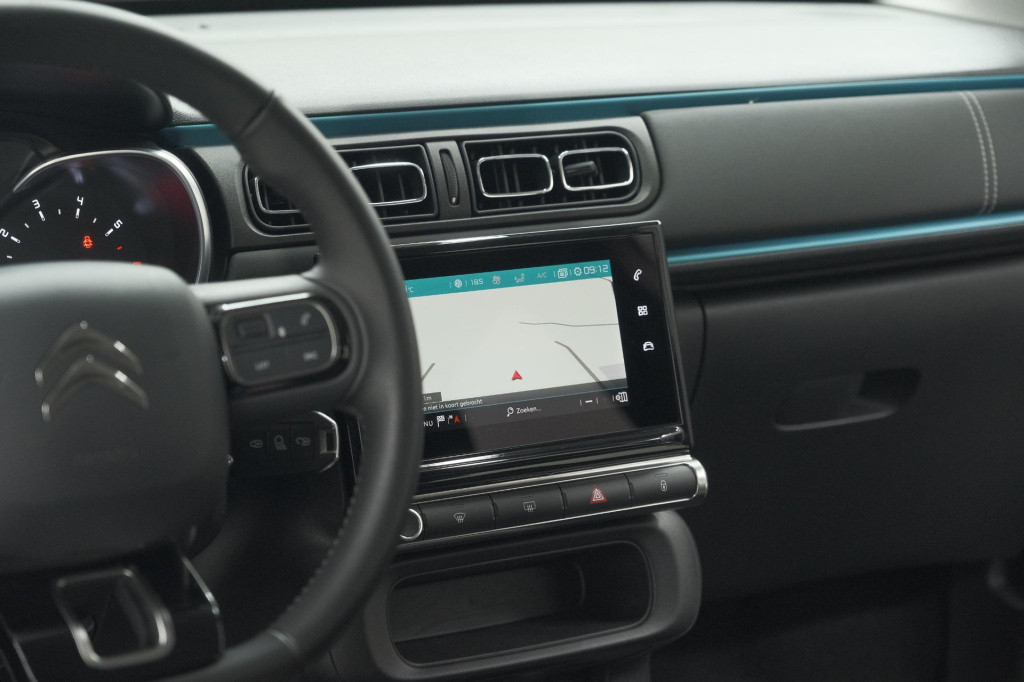Citroen C3 puretech 110 shine | camera | navigatie | apple carplay | parkee