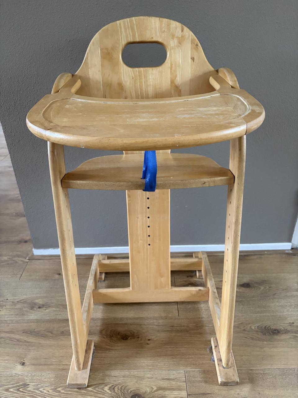 Kinderstoel hout