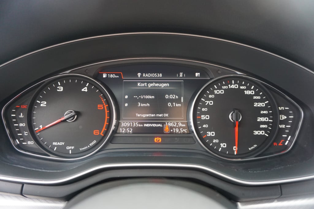Audi A4 avant 2.0 tdi sport lease edition climate / navi / cruise / parkeer