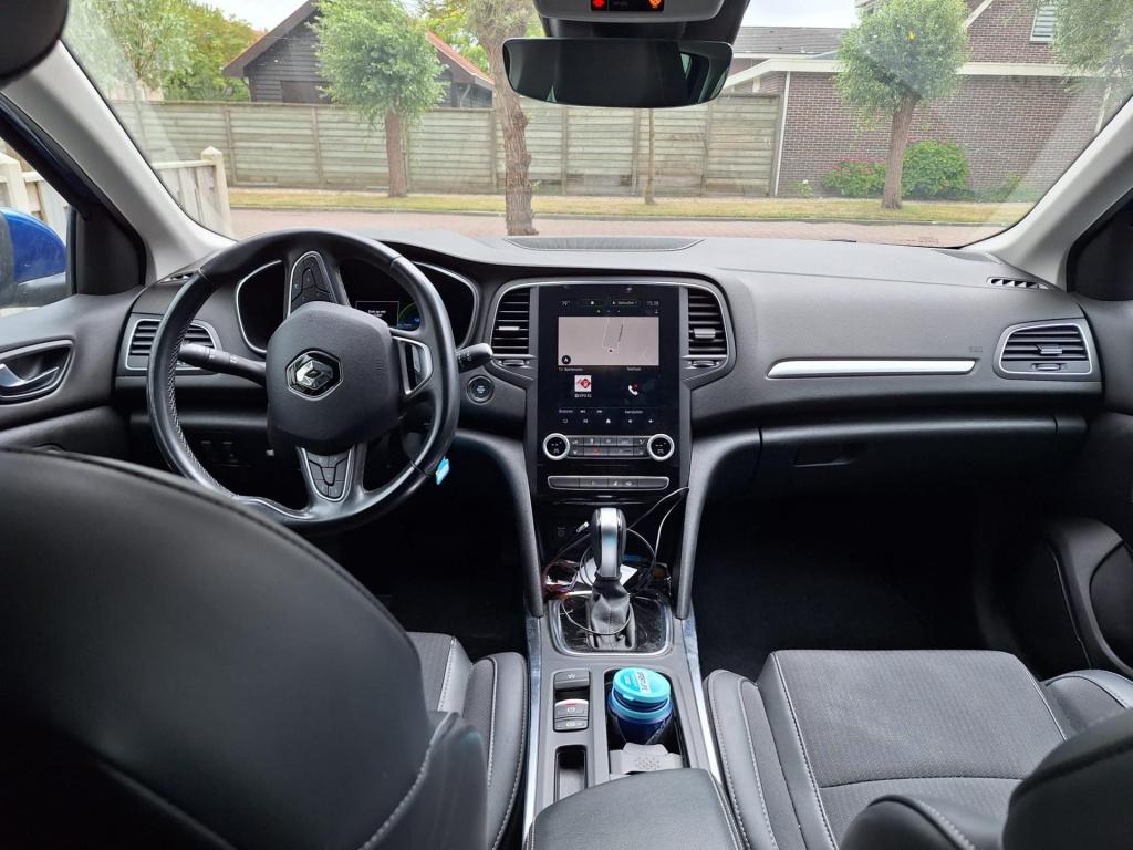 Renault Megane E-tech estate 1.6 plug-in hybrid 160 r.s. line