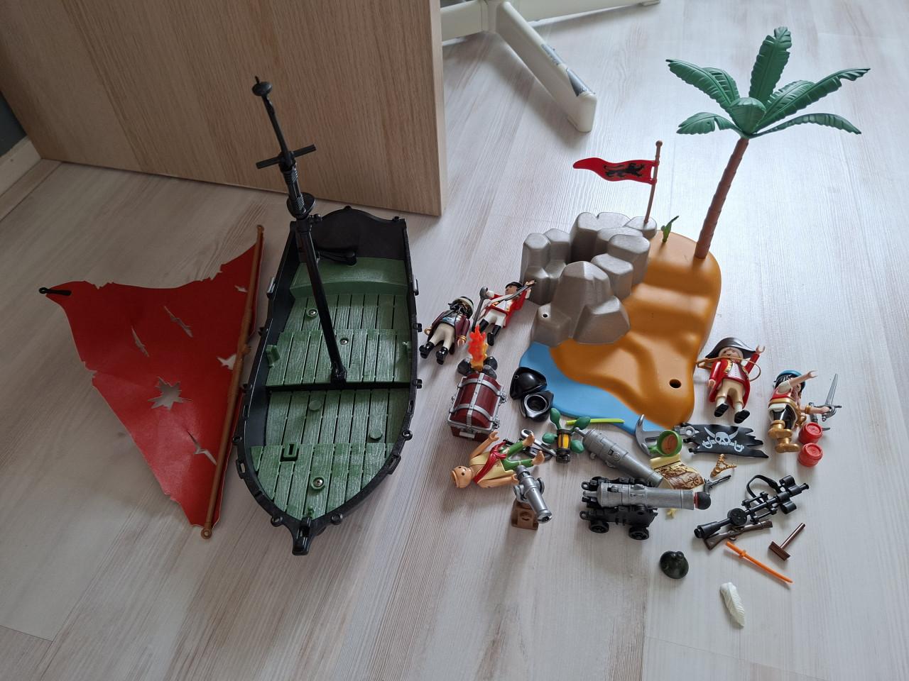 Piratenschip en eiland playmobil