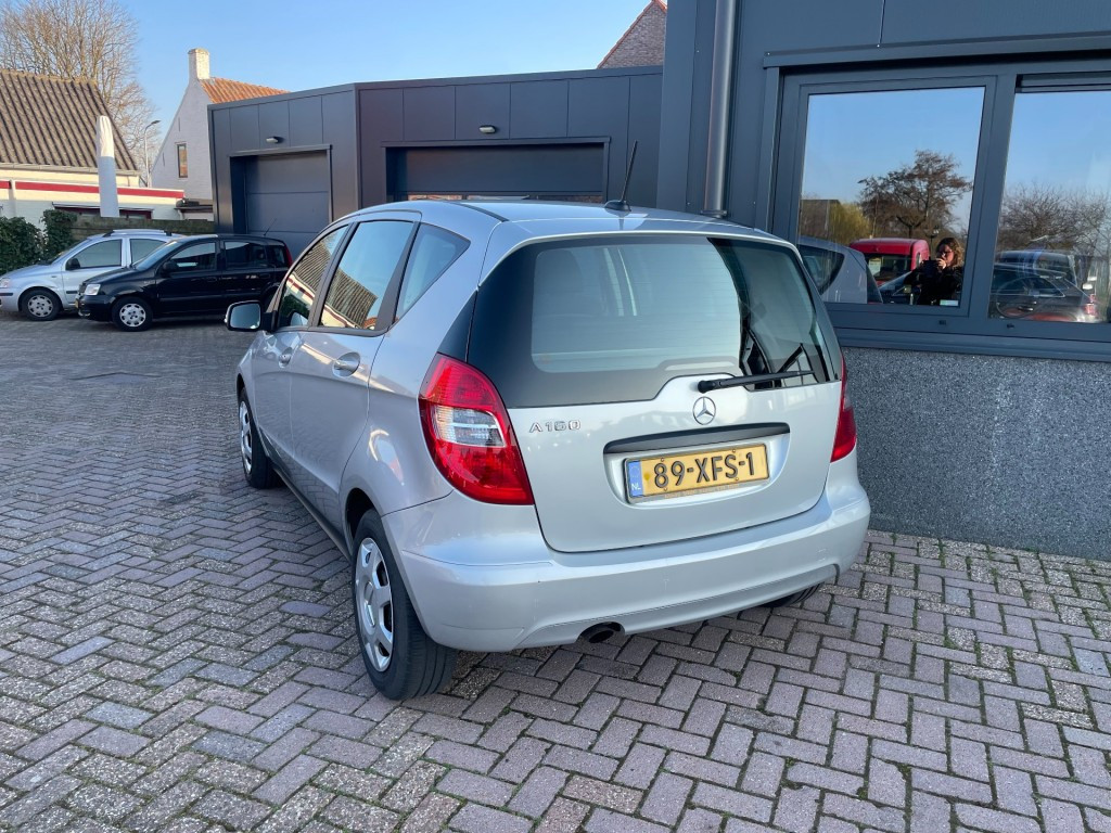 Mercedes-Benz A-Klasse blue efficiency business class