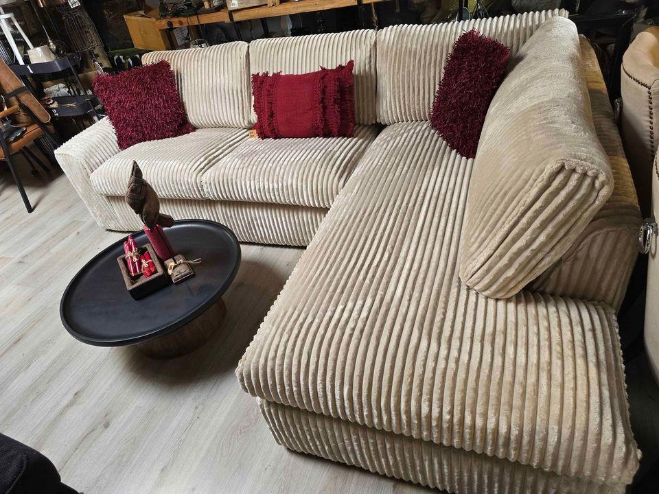 NACHTKASTJES IN DIVERSE MATEN EN MODELLEN, MAAR OOK VEEL ANDERE ITEMS