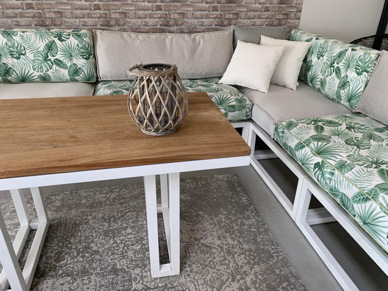 Alminium wit loungeset met 3 tafels en kussens van de karwei.