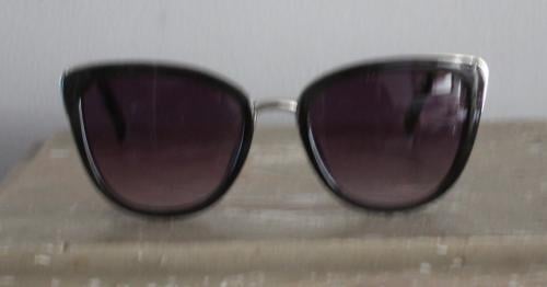 Zwarte zonnen bril op sterkte