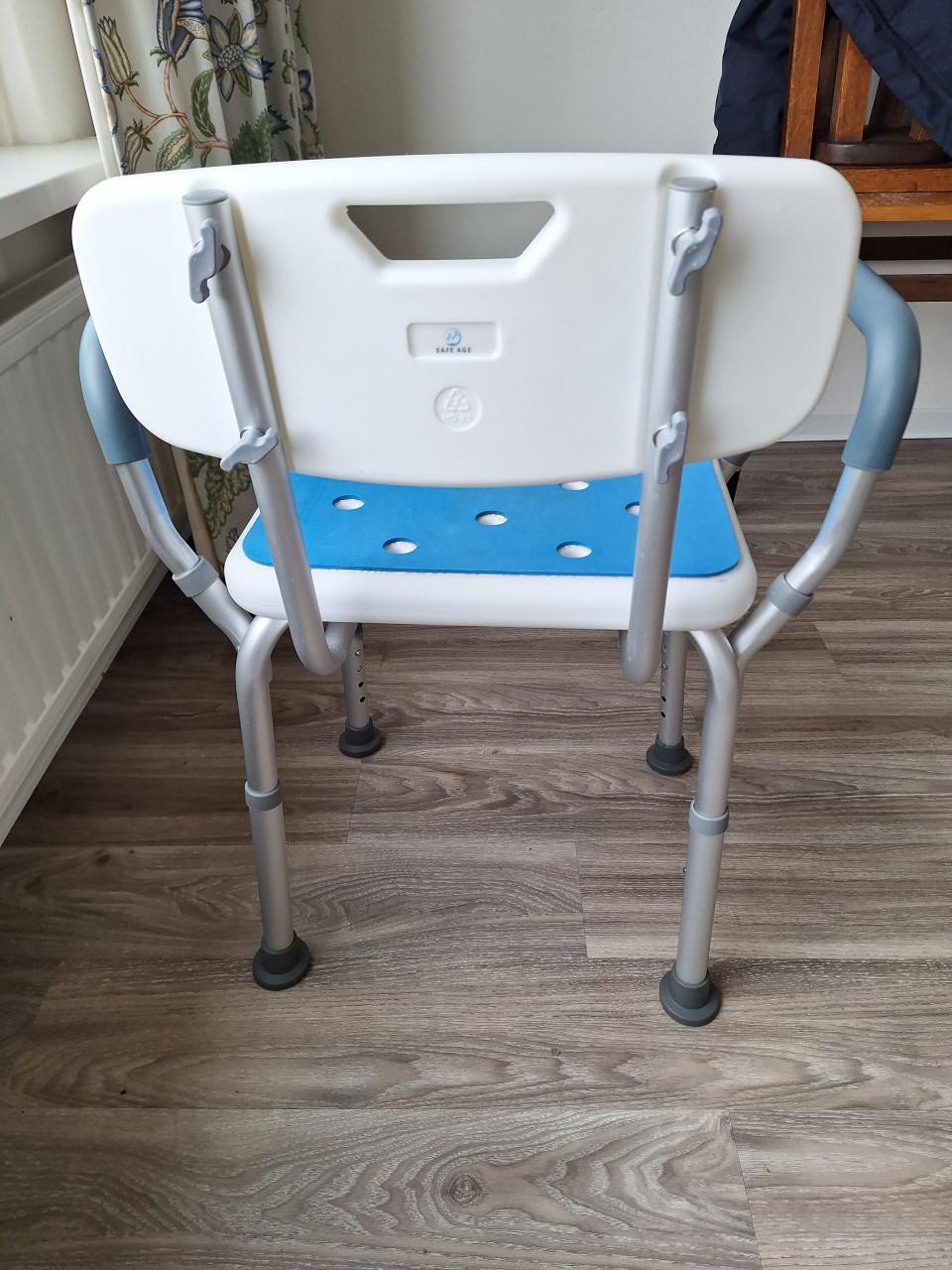 Verstelbare douchestoel