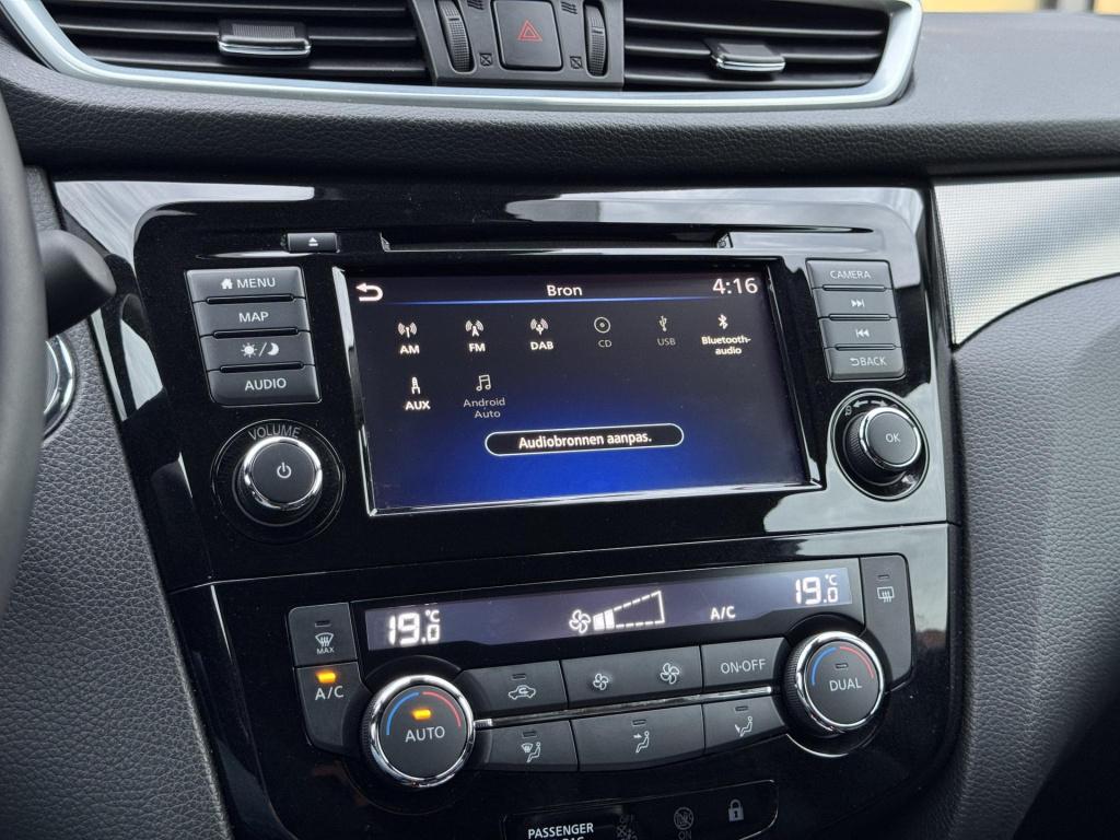 Nissan Qashqai 1.3 dig-t premium edition automaat incl. trekhaak!