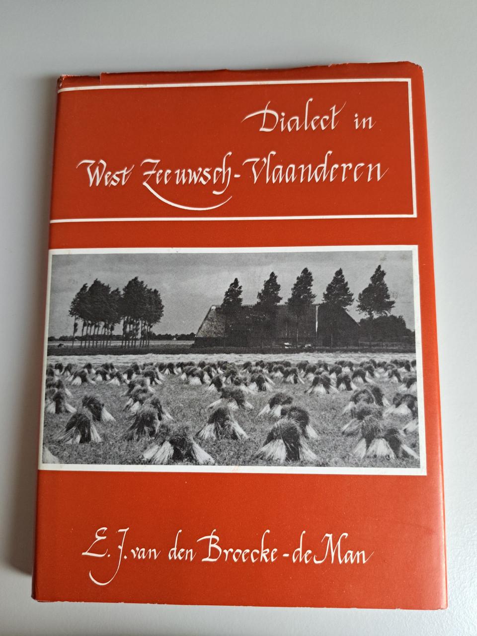 Dialect boekje van West Zeeuws Vlaanderen aangeschaft 1986.