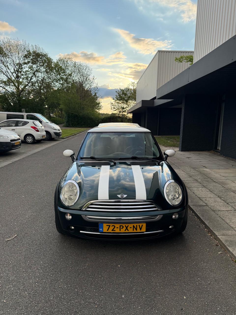 Mini cooper 1.6 PANO/CRUISE/NWAPK