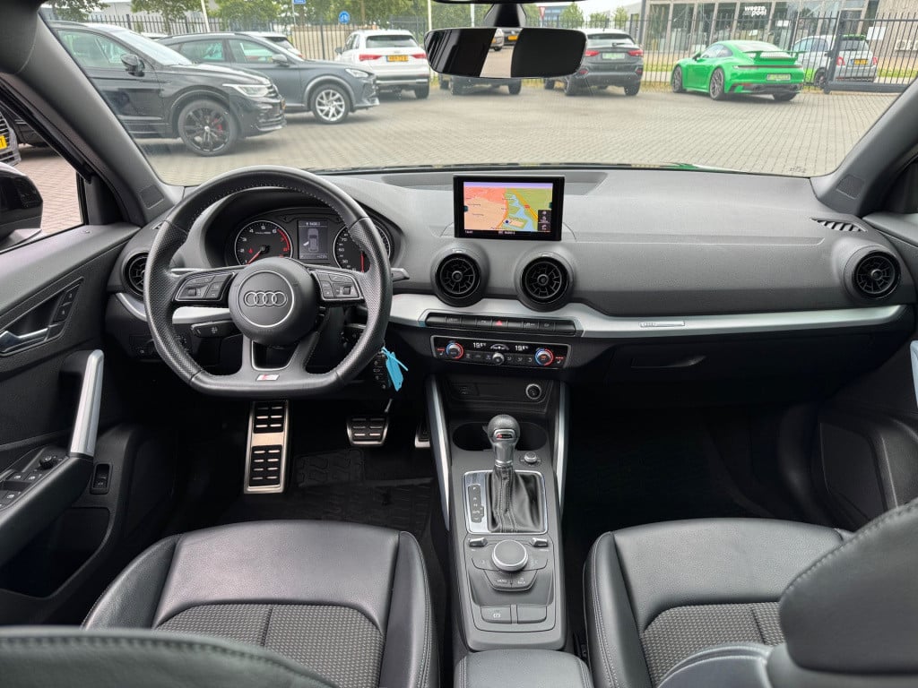 Audi Q2 1.4 tfsi cod s-line * panoramadak * trekhaak * 1e eigenaar