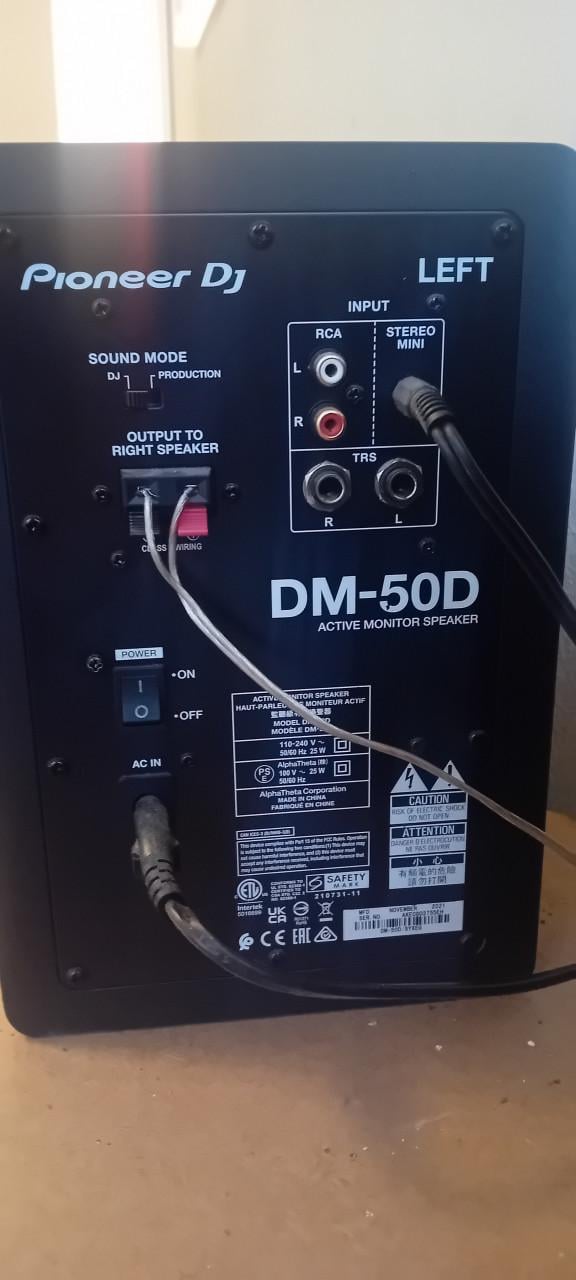 Pioneer DM50D monitor speakers