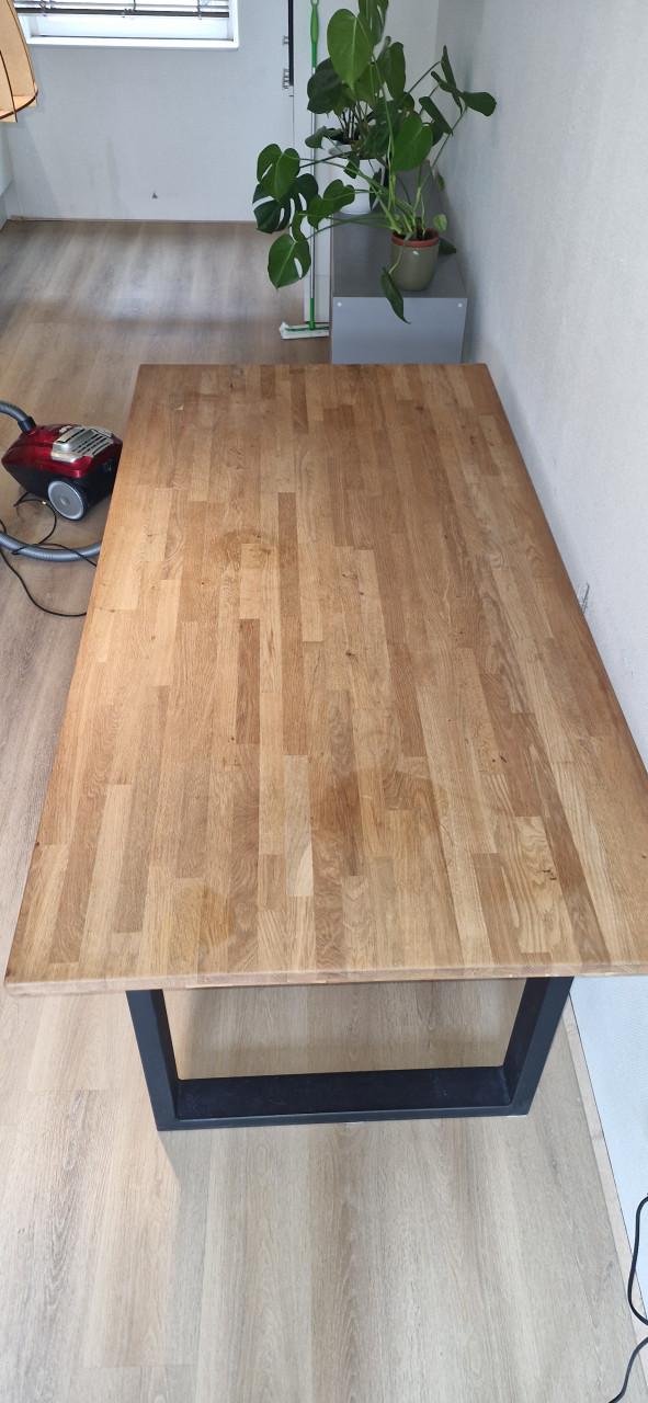 Houten eettafel