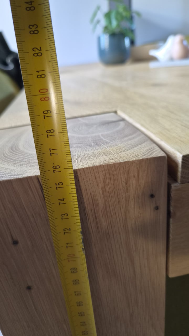 Eiken eetkamertafel met 8 stoelen