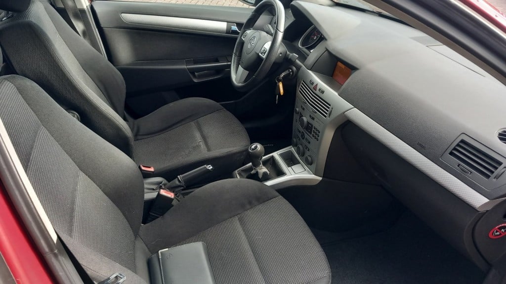 Opel Astra 1.6 essentia
