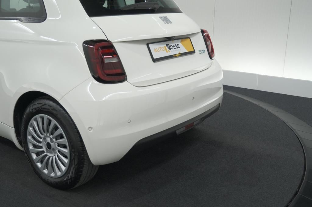 Fiat 500 urban 42 kwh | soh 96.8% | 3 fase laadfunctie | camera | apple car