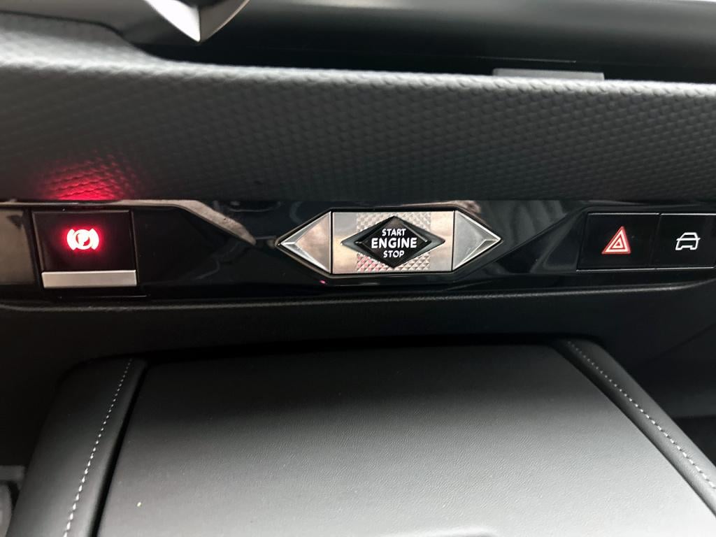 Ds Ds 4 e-tense 225pk automaat rivoli cross | rijklaar | schuifdak | adapti