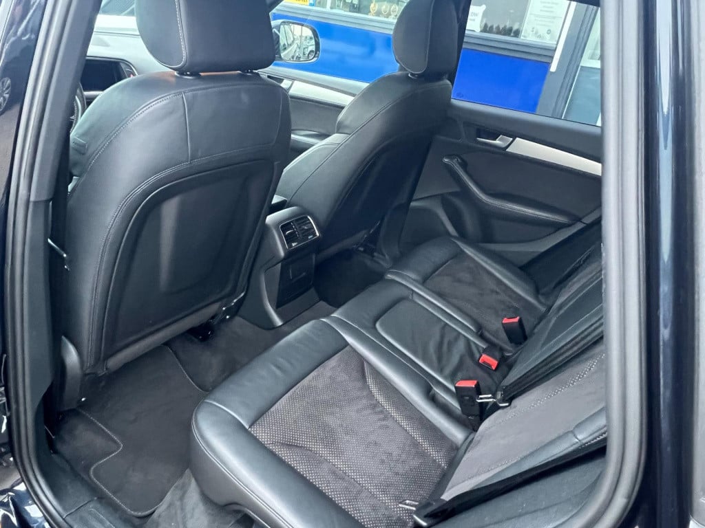 Audi Q5 2.0 tfsi quattro s edition, panoramadak, trekhaak enz...