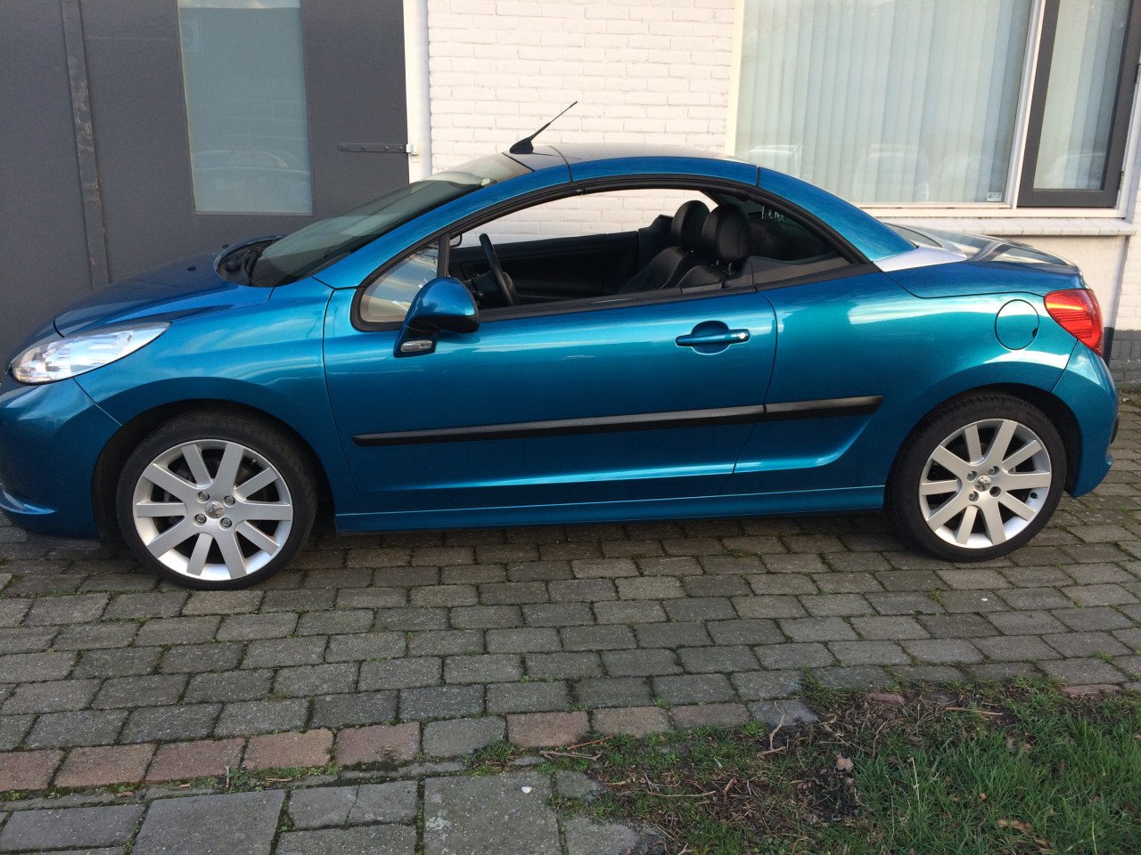 Peugeot 207 CC 1.6-16V T Sport LEES DE TEXT GOED!