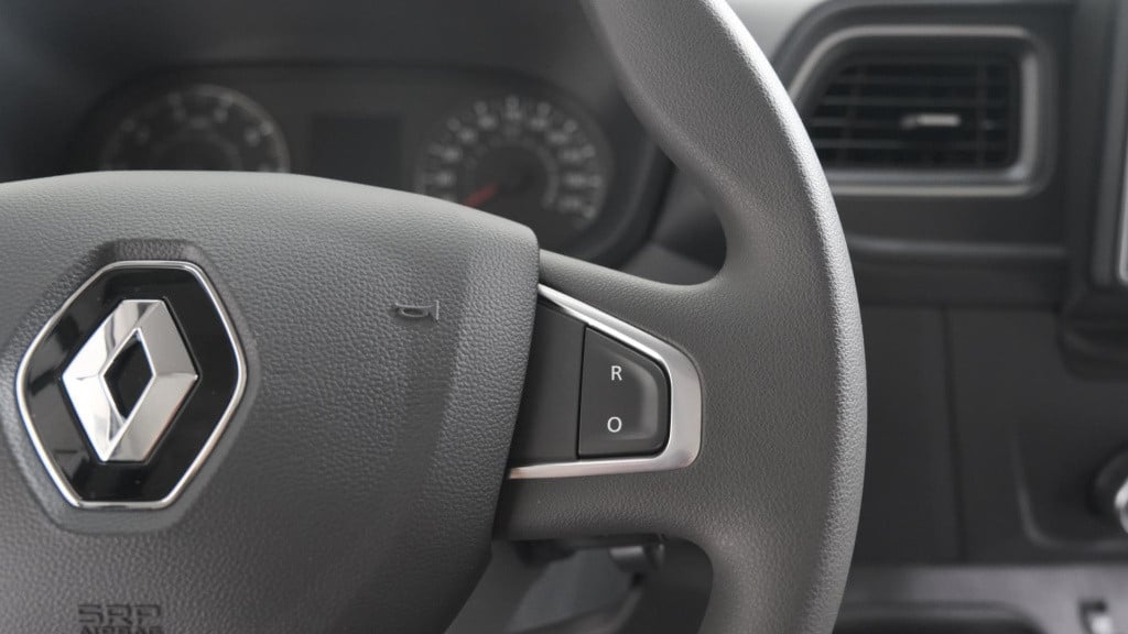 Renault Master t33 2.3 dci 135 l2h2 comfort | direct leverbaar | navigatie 