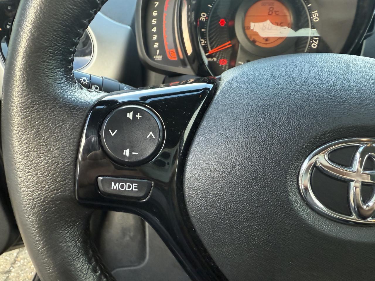 Toyota Aygo - 1.0 VVT-i x-play |Camera|Airco|12 Maanden Bovag Garantie