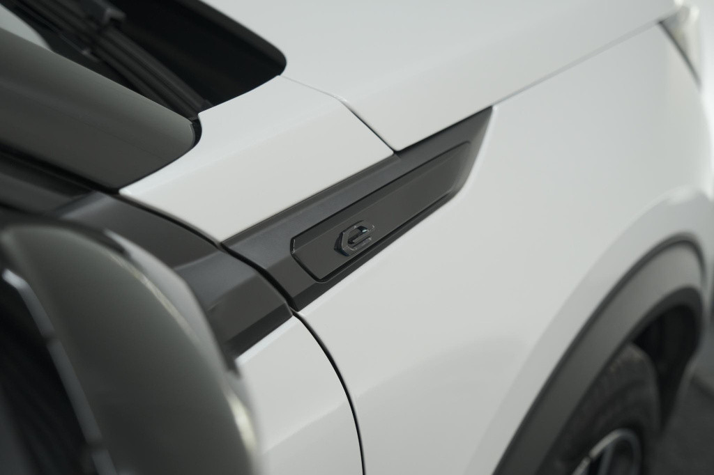 Peugeot E-2008 ev gt pack 50 kwh | schuif-/kanteldak | adaptieve cruise con
