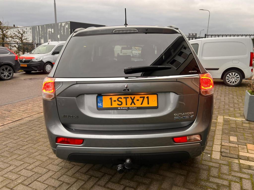 Mitsubishi Outlander 2.0 phev instyle