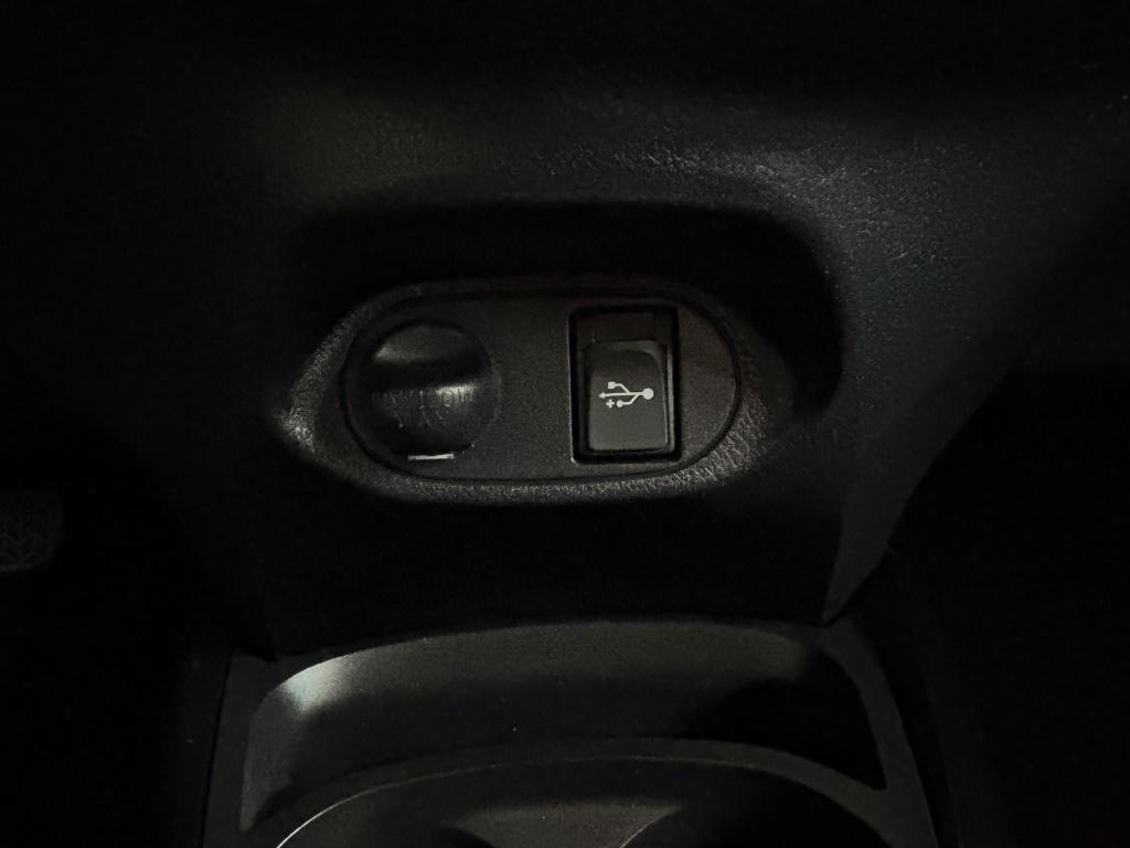 Toyota Yaris 1.5 hybrid dynamic bi-tone | camera | navi |