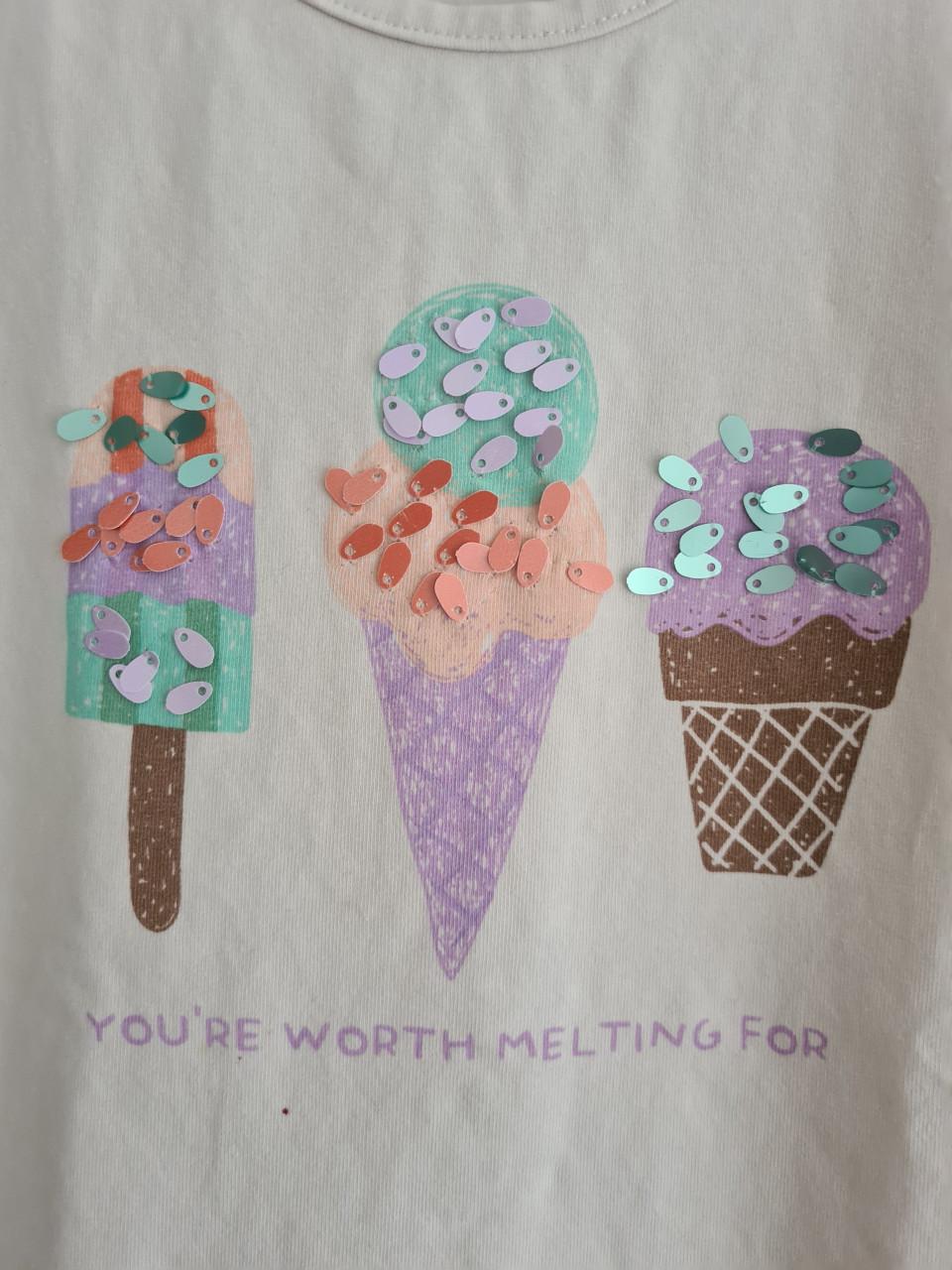 Crème,beige shirt met applicatie van Kids Maat 122-128